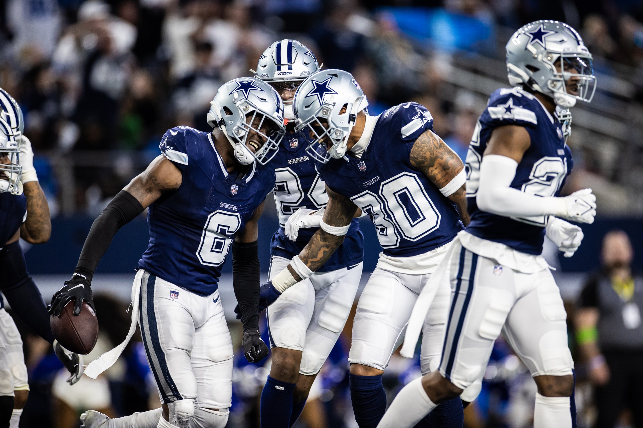 Los Cowboys, la franquicia deportiva más cara del mundo, toca fondo en la era Jerry Jones