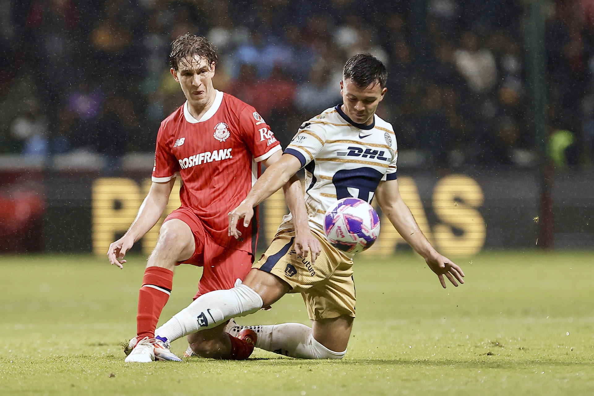 Pumas empata en Toluca, Cruz Azul golea y Atlas se lleva el clásico Tapatío Pumas empata en Toluca, Cruz Azul golea y Atlas se lleva el clásico Tapatío