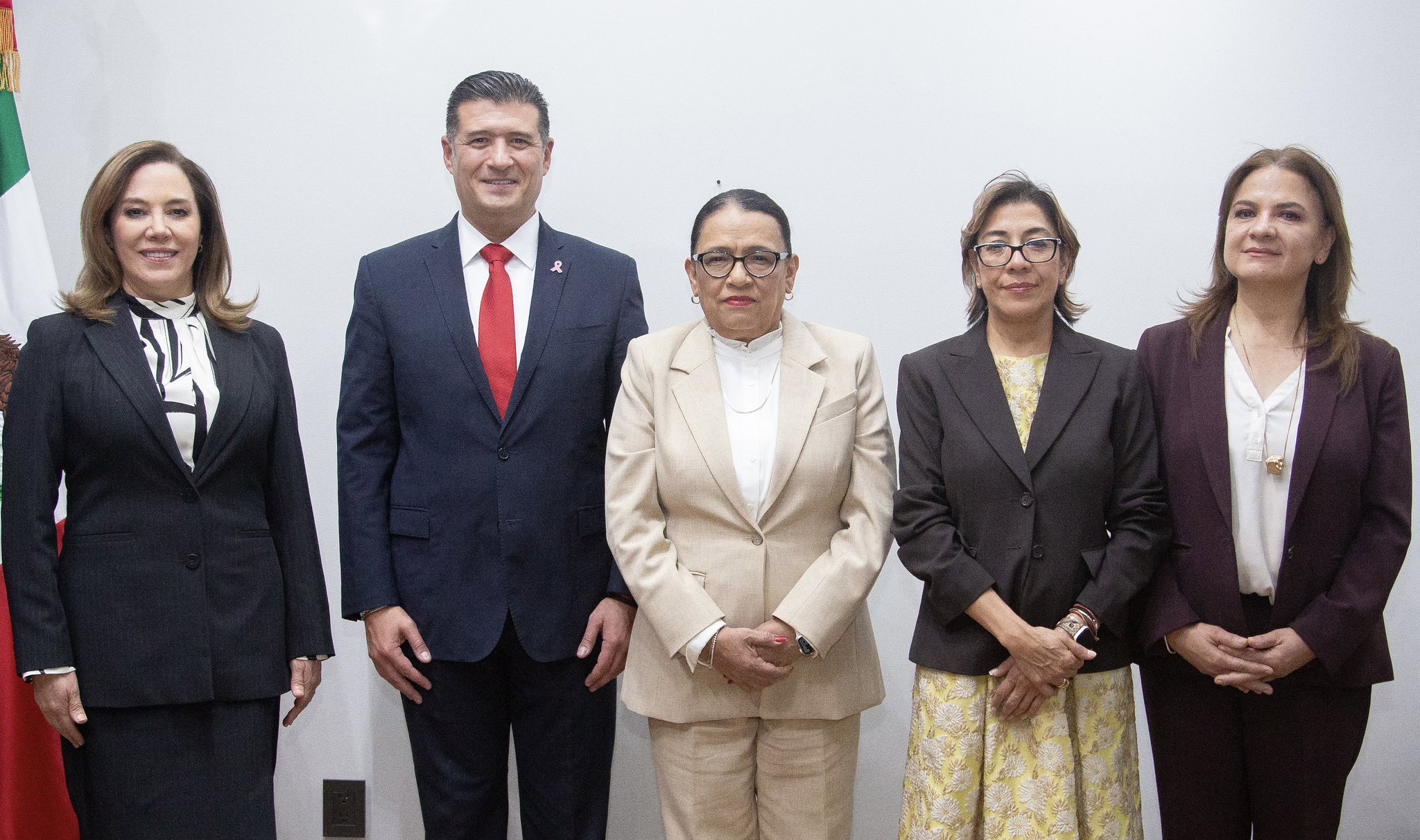 Comisionados del INAI se reúnen con la secretaria de Gobernación Comisionados del INAI se reúnen con la secretaria de Gobernación