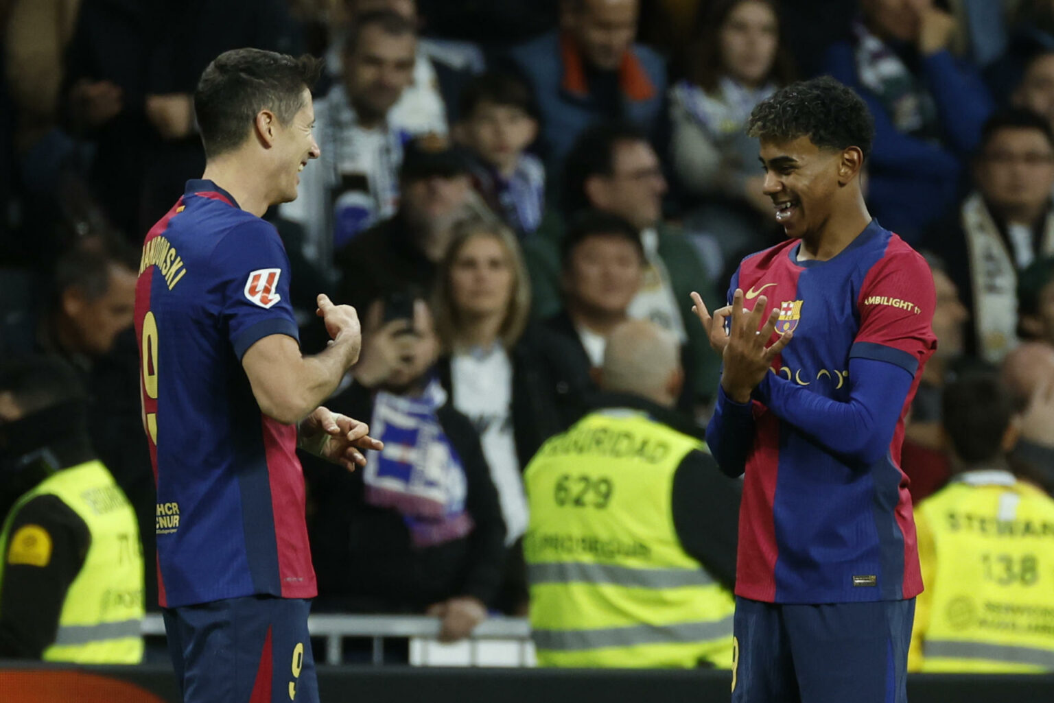 Barcelona golea al Real Madrid en el Bernabéu y se afianza como líder ...