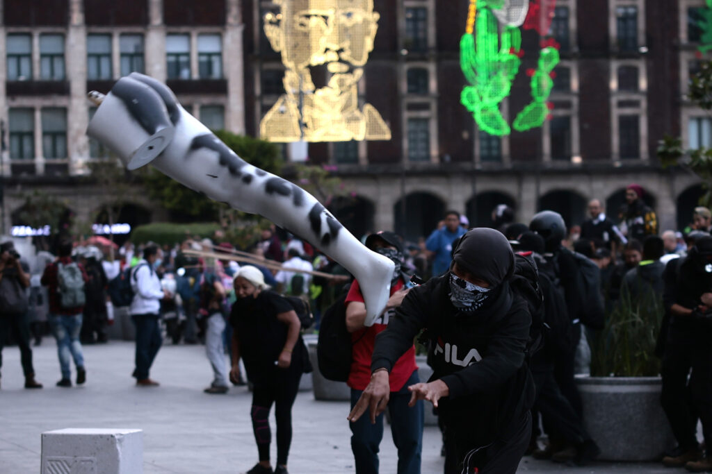 Marchan al Zócalo de la CDMX por el 2 de octubre - marchan-al-zocalo-de-la-cdmx-por-el-2-de-octubre-4-1024x683