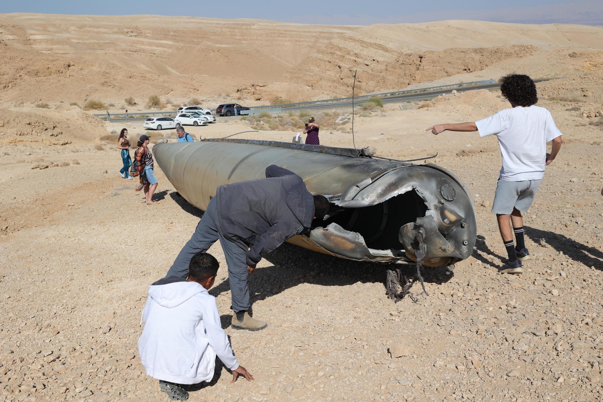 SRE recomienda a mexicanos abandonar Irán e Israel por escalada de tensiones