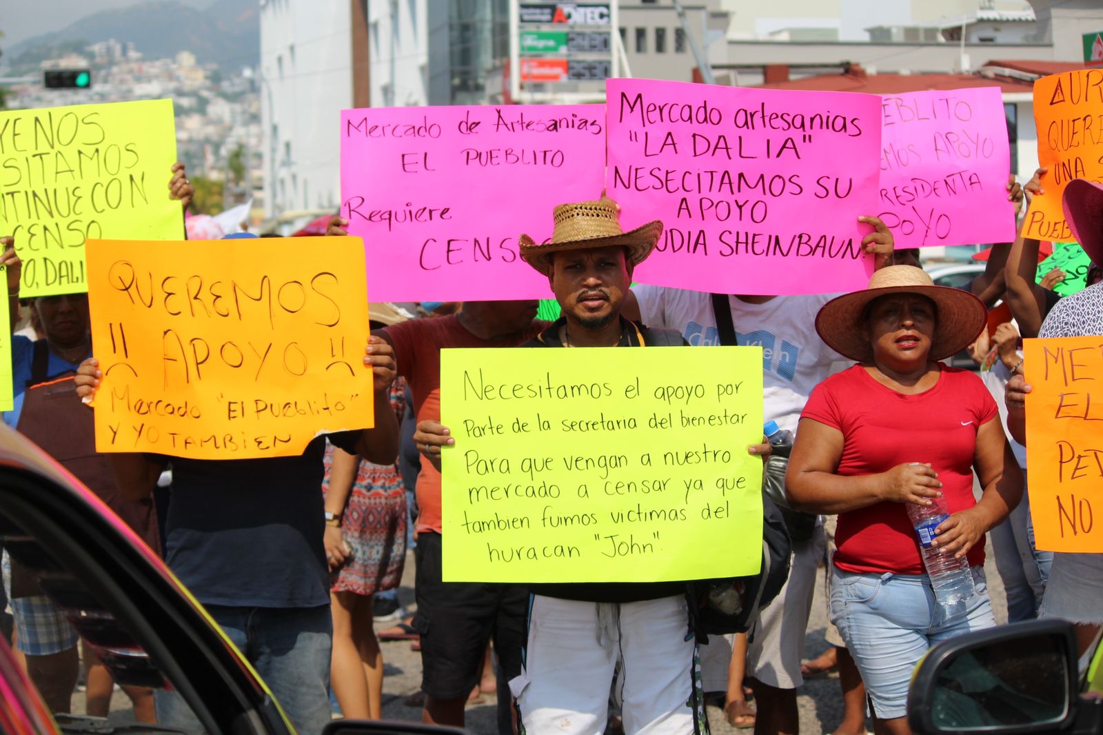 Comerciantes de Acapulco realizan nuevo bloqueo en exigencia de censo