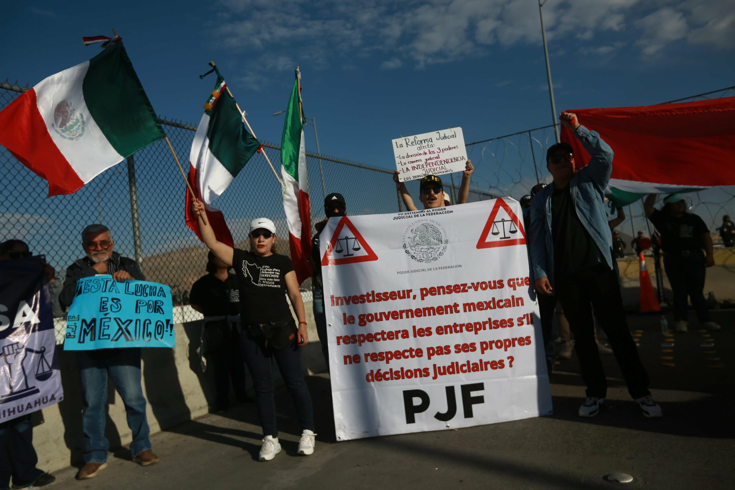 Protestan contra reforma judicial en puente internacional de Ciudad Juárez, Chihuahua Protestan contra reforma judicial en puente internacional de Ciudad Juárez, Chihuahua