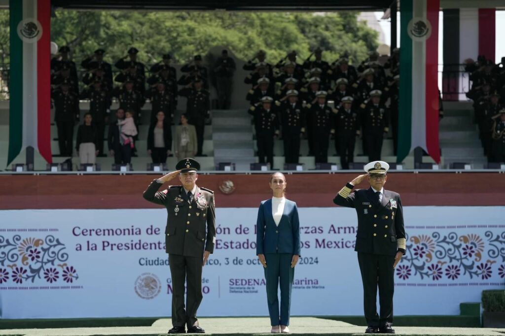 #FOTOS Fuerzas Armadas muestran respeto, subordinación y lealtad a Claudia Sheinbaum - salutacion-ffaa-4-1024x682