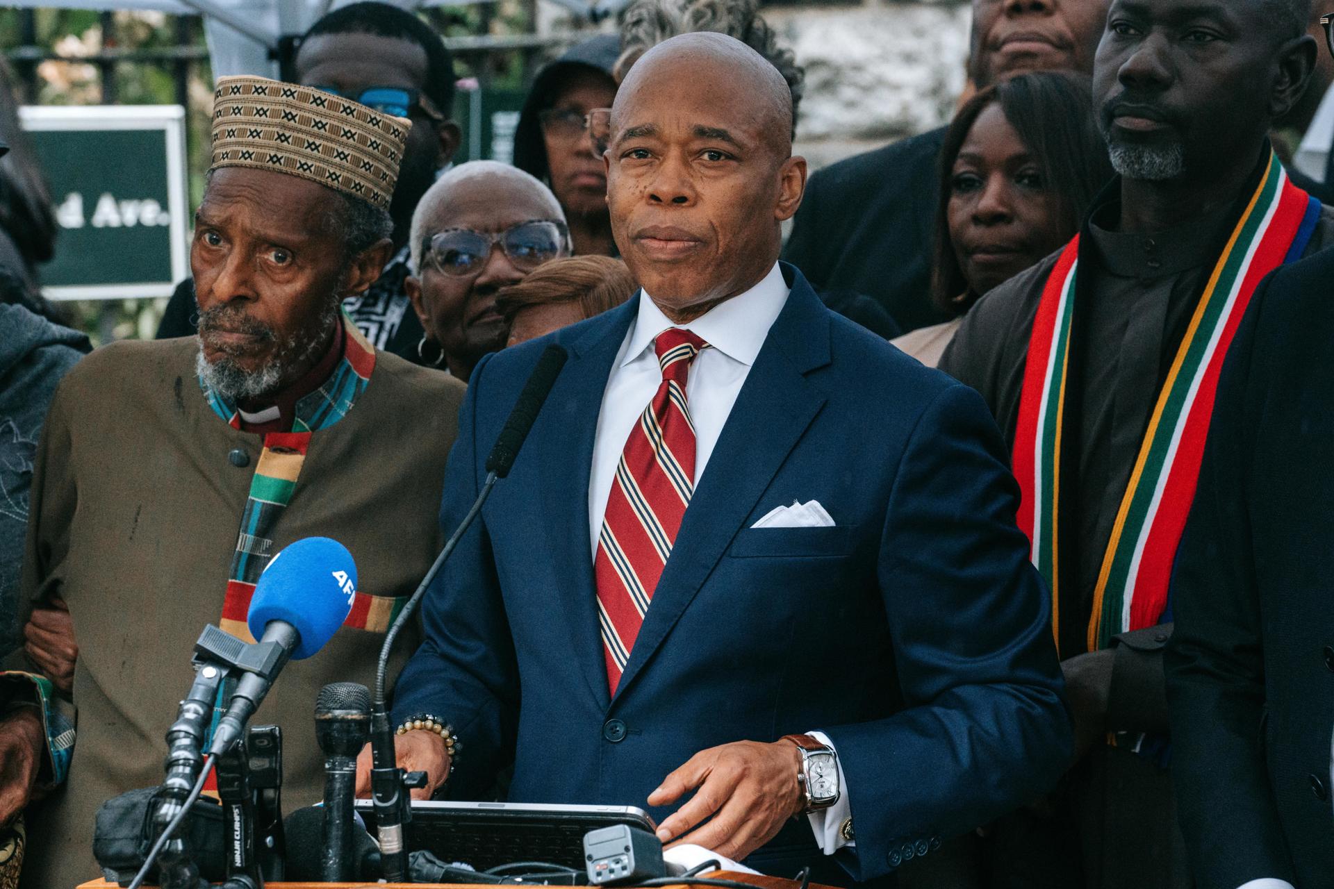 El alcalde de Nueva York prohíbe los fuegos artificiales por la sequía El alcalde de Nueva York prohíbe los fuegos artificiales por la sequía