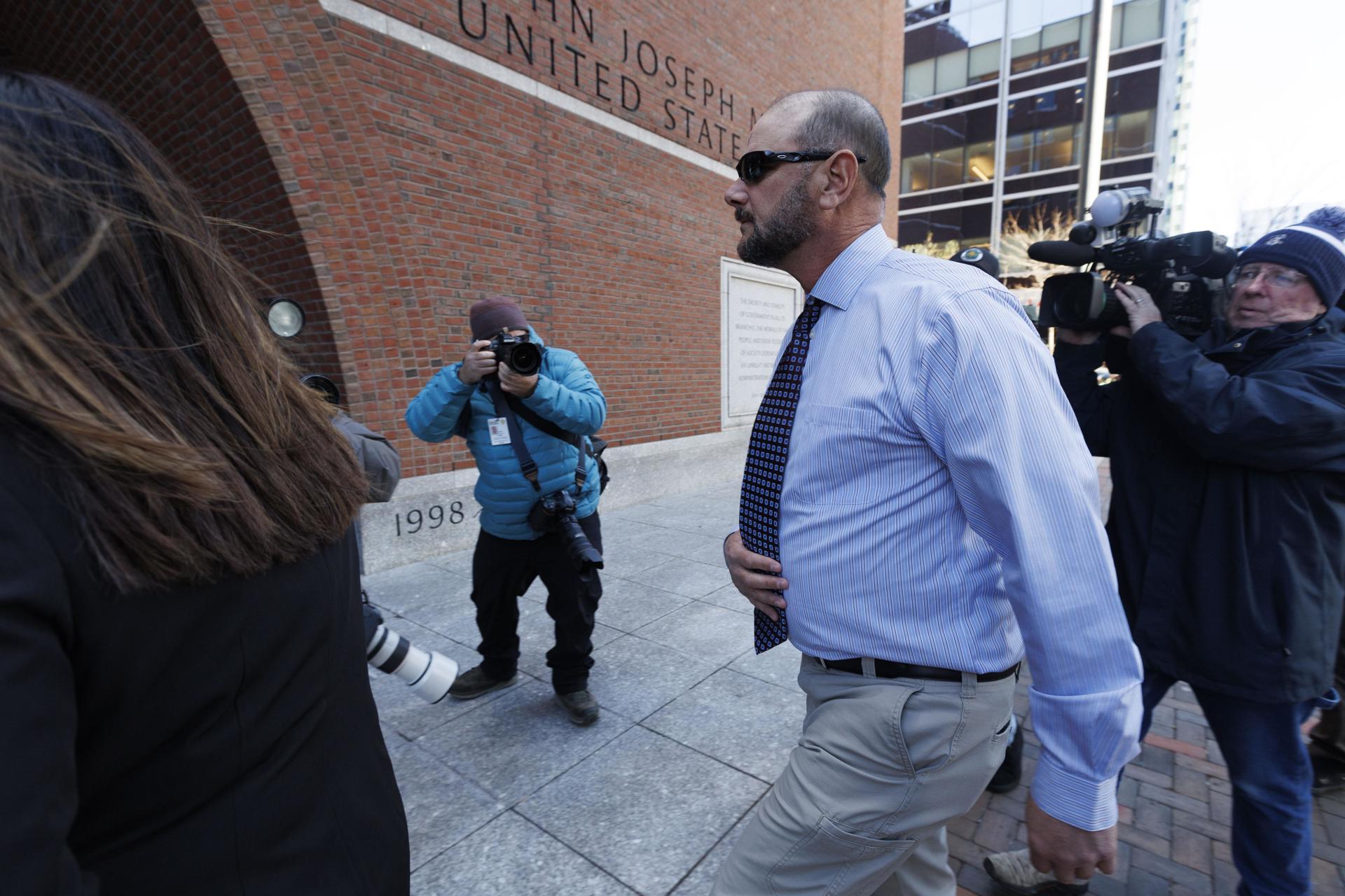 Condenan a 15 años de cárcel al exmilitar que filtró archivos del Pentágono en Discord Condenan a 15 años de cárcel al exmilitar que filtró archivos del Pentágono en Discord