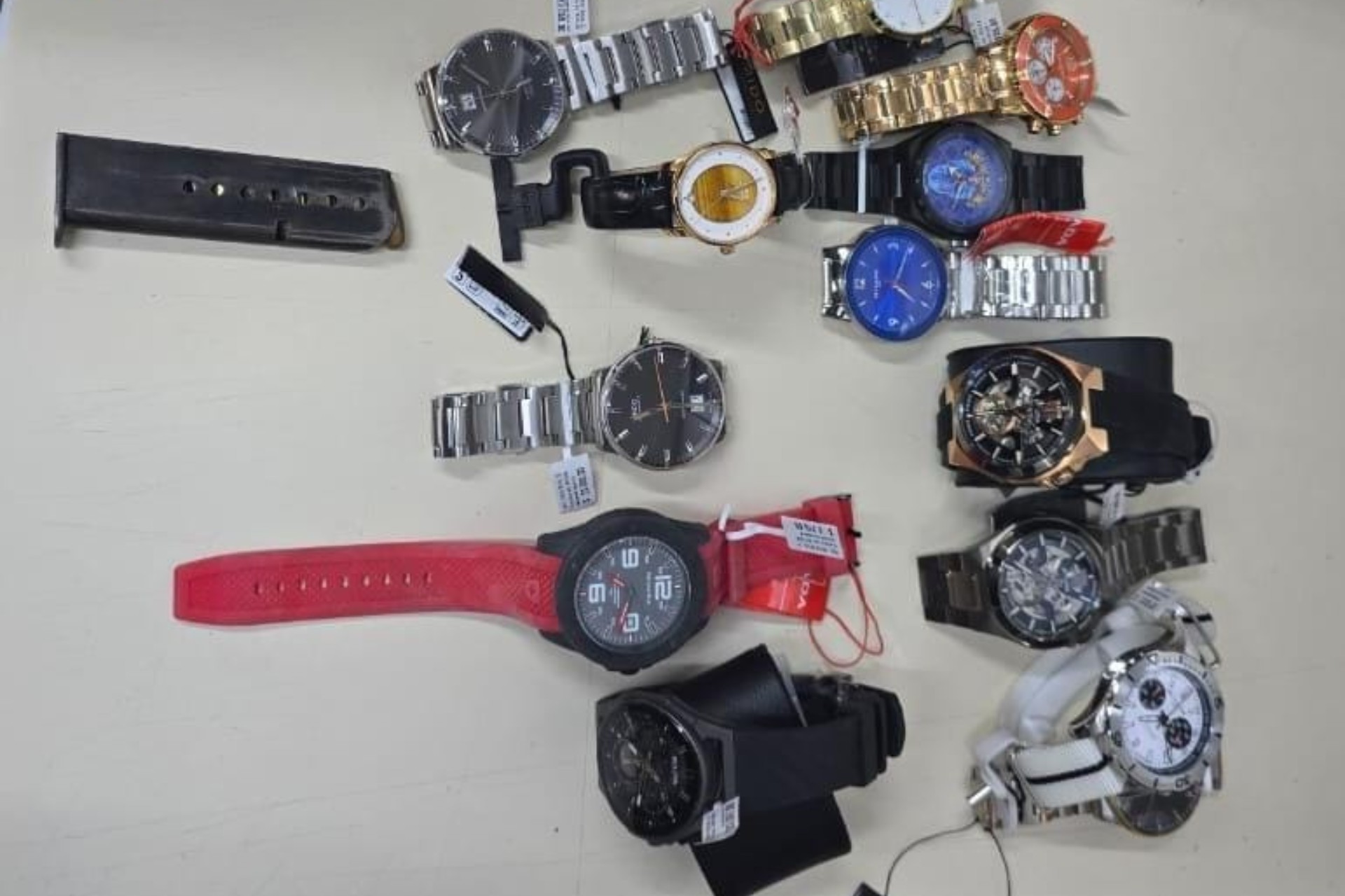 Detienen a dos hombres por asalto a joyería en Plaza Lindavista de la CDMX Detienen a dos hombres por asalto a joyería en Plaza Lindavista de la CDMX