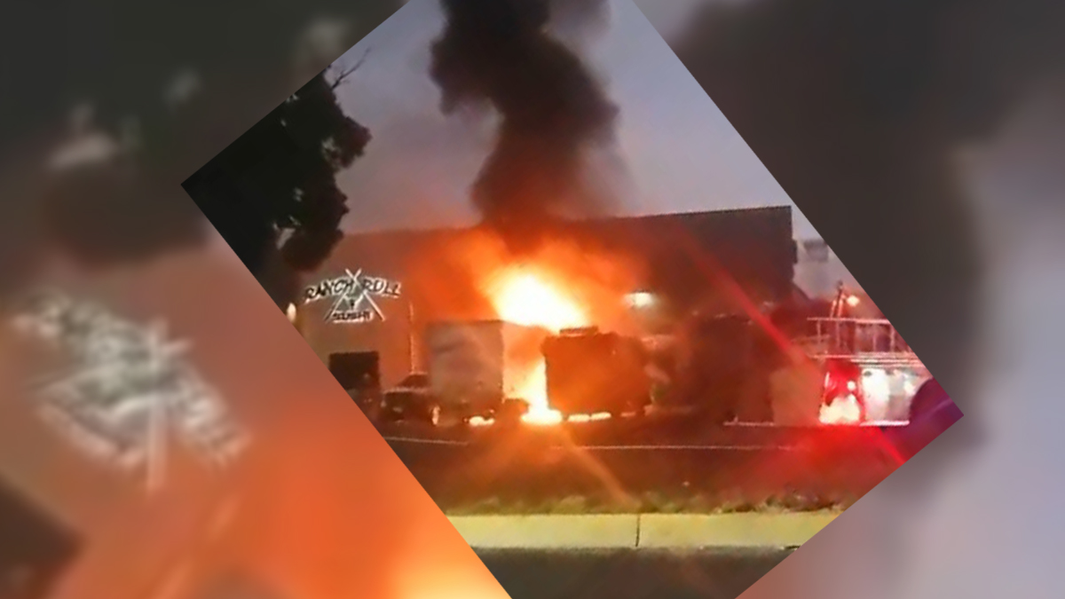 #Video Atacan restaurantes de sushi en Culiacán; arrojaron artefacto explosivo #Video Atacan restaurantes de sushi en Culiacán; arrojaron artefacto explosivo