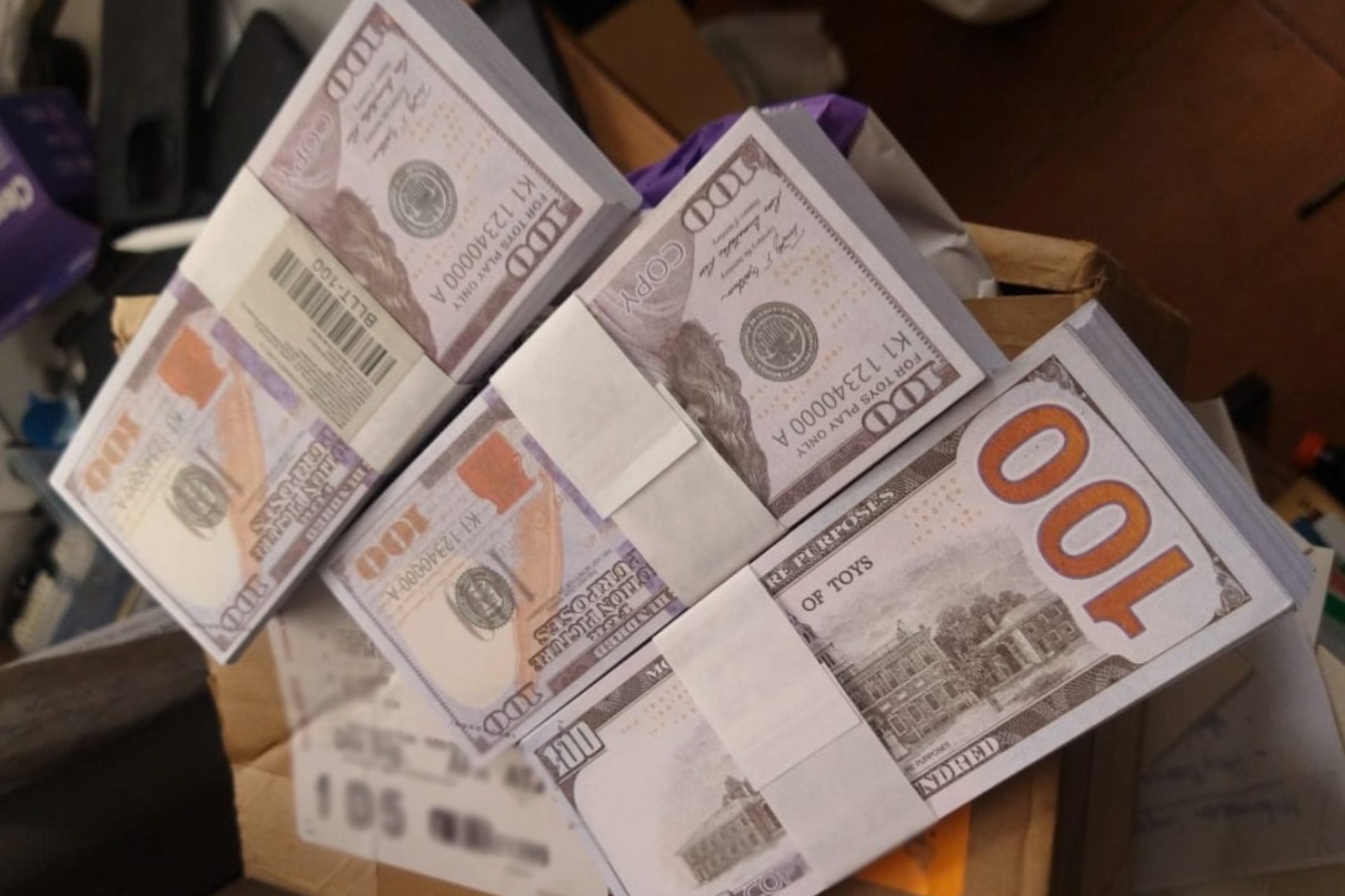 Aseguran 885 mil pesos y 286 mil dólares falsos en Mexicali, Baja California Aseguran 885 mil pesos y 286 mil dólares falsos en Mexicali, Baja California