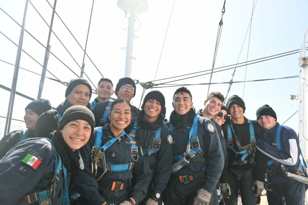 Buque Escuela Velero "Cuauhtémoc" obtiene el premio internacional 'Tetera Boston 2024' - buque-escuela-arm-velero-cuauhtemoc-premio-tetera-boston-2-1024x683