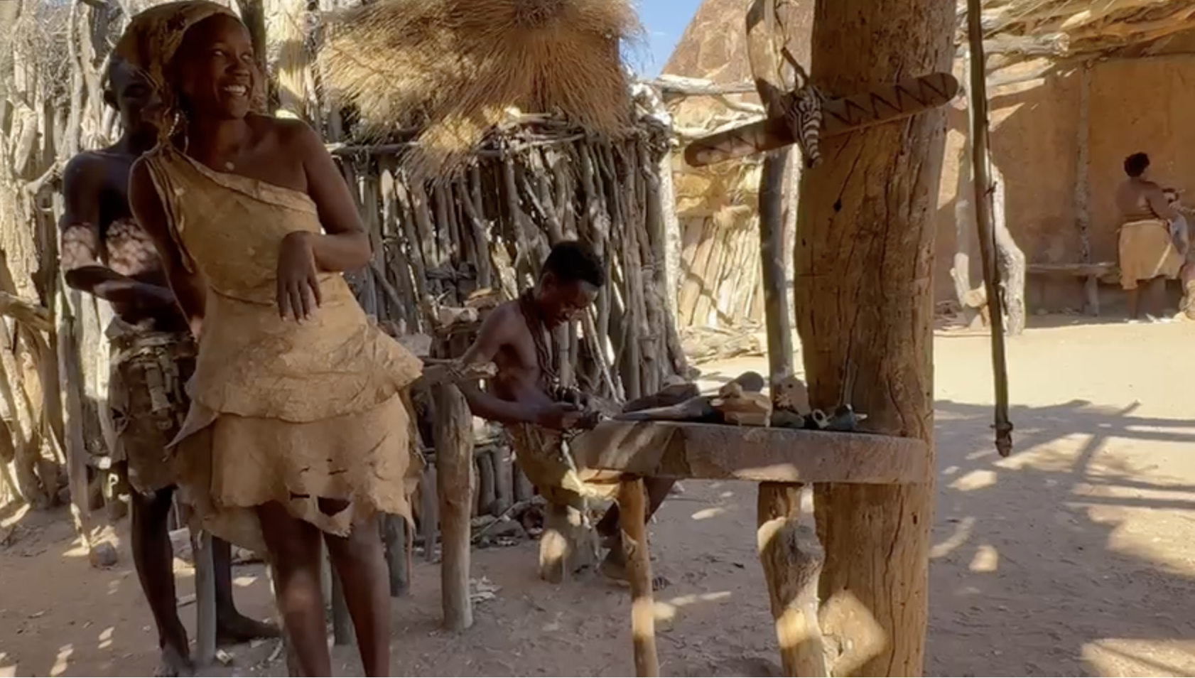 Viaja al pasado en el museo viviente de los damara en Namibia Viaja al pasado en el museo viviente de los damara en Namibia