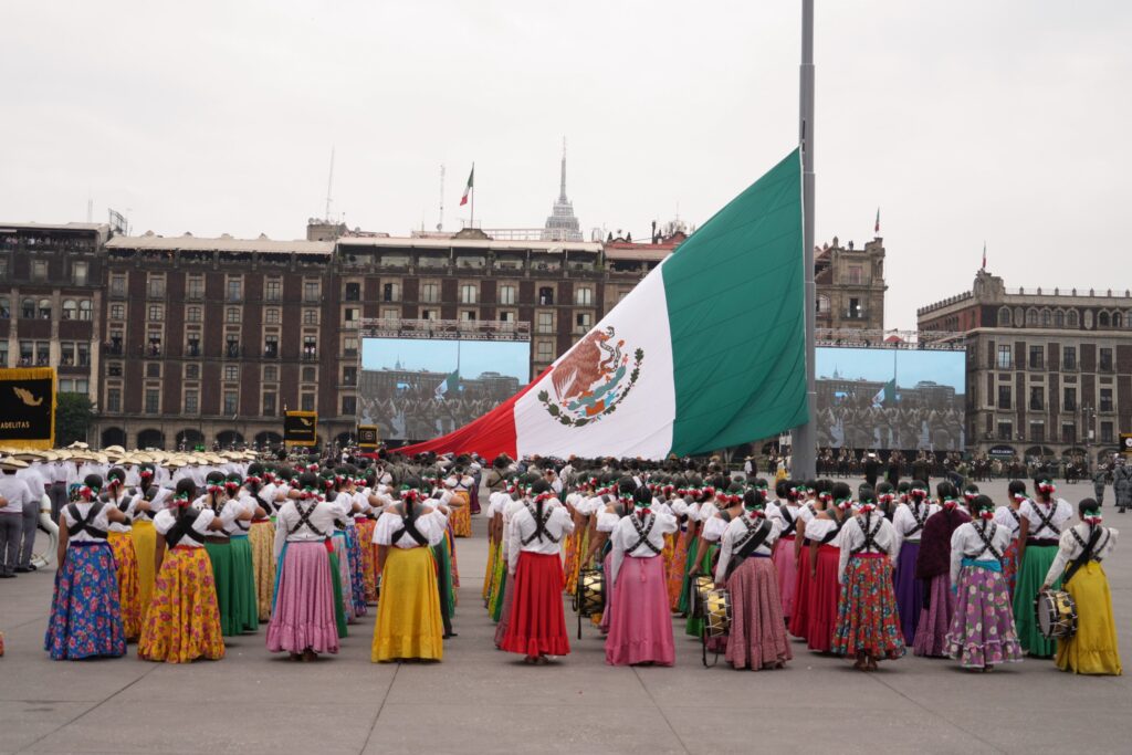 #Galería Sheinbaum encabeza el desfile por el 114 aniversario de la Revolución Mexicana - desfile-114-aniv-revolucion-mexicana-6-1024x683