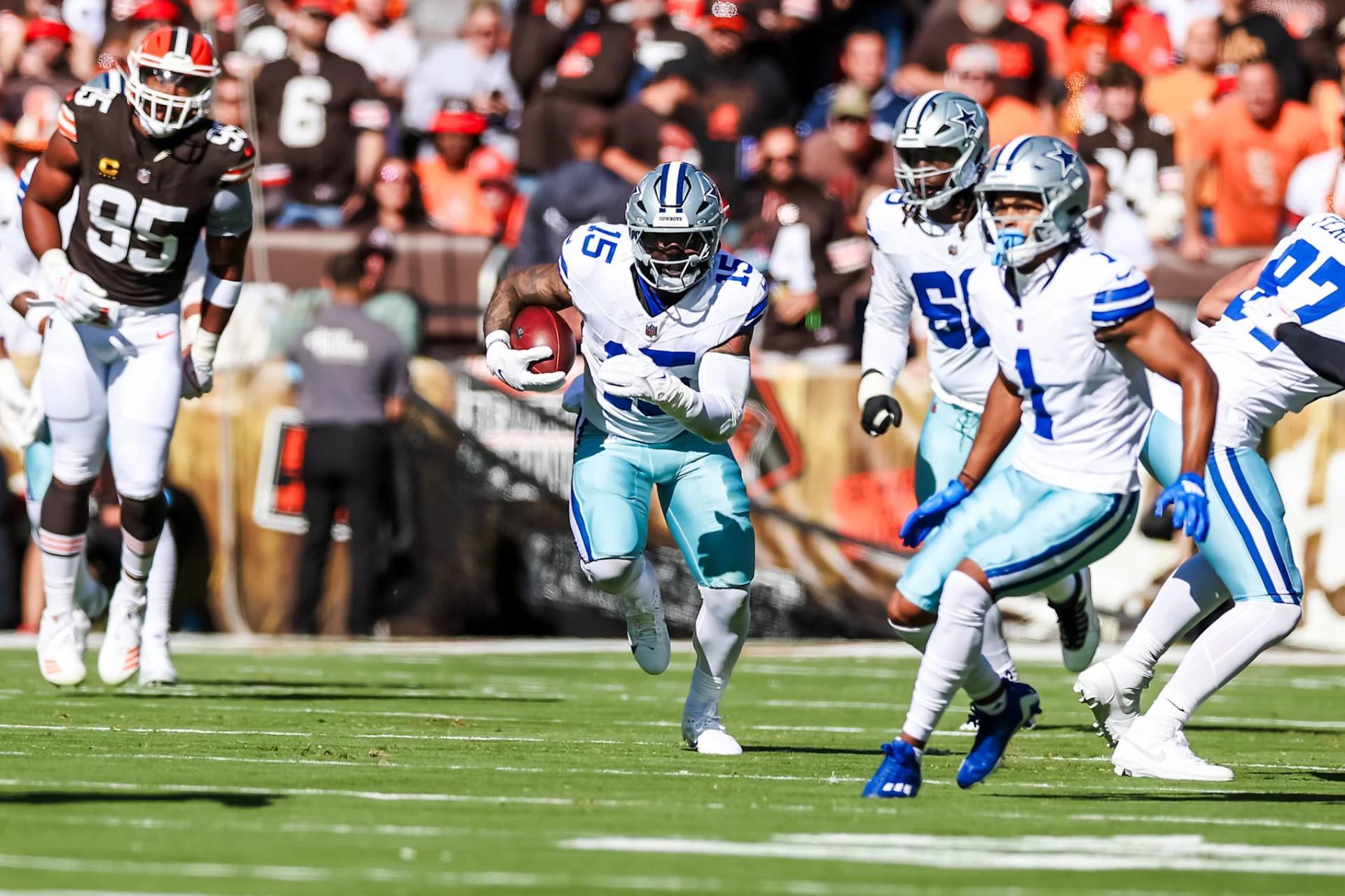 Cowboys dejan fuera por indisciplina a Ezekiel Elliott del juego ante Falcons