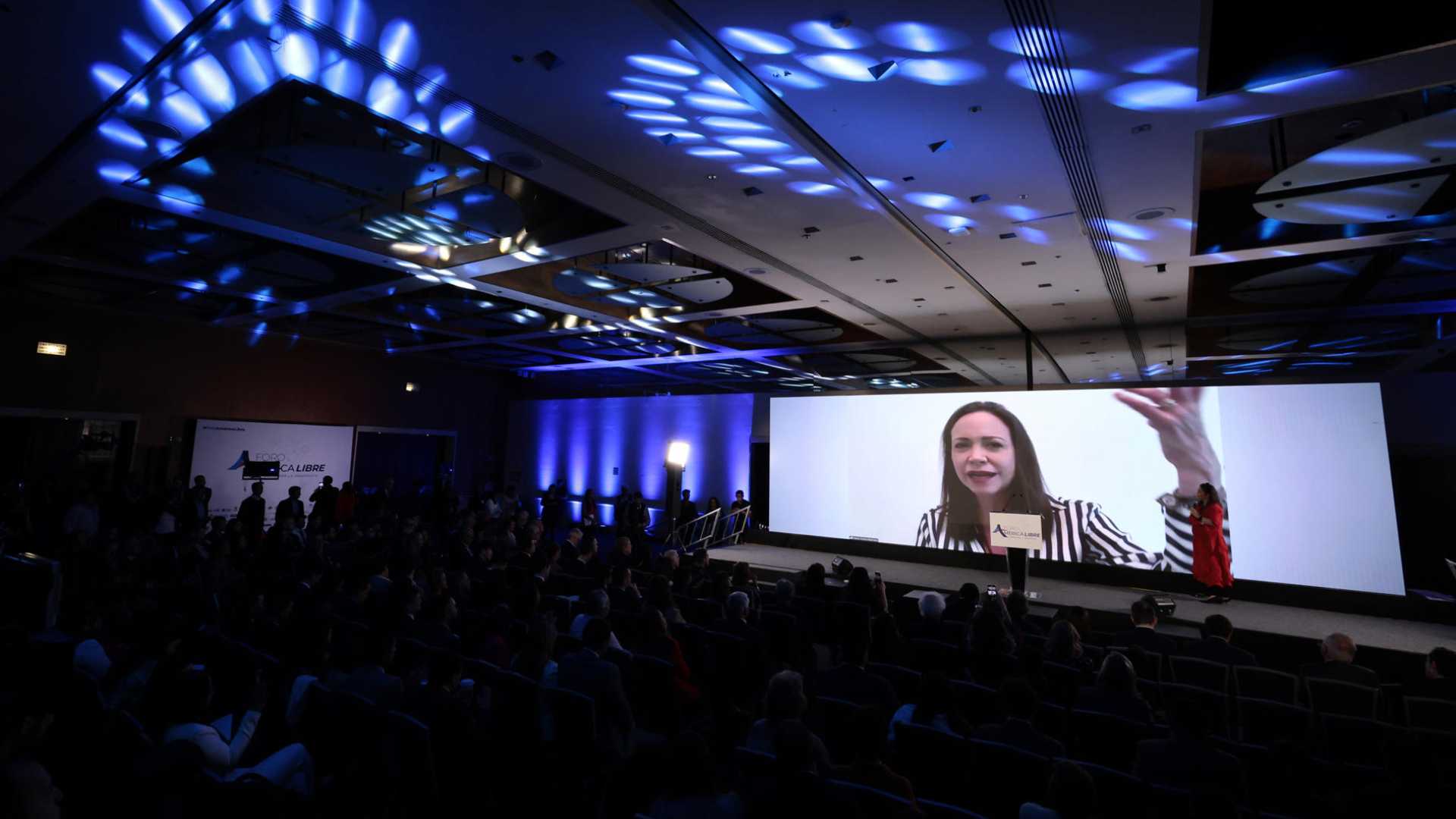 Machado urge a la justicia internacional a intervenir en Venezuela Machado urge a la justicia internacional a intervenir en Venezuela