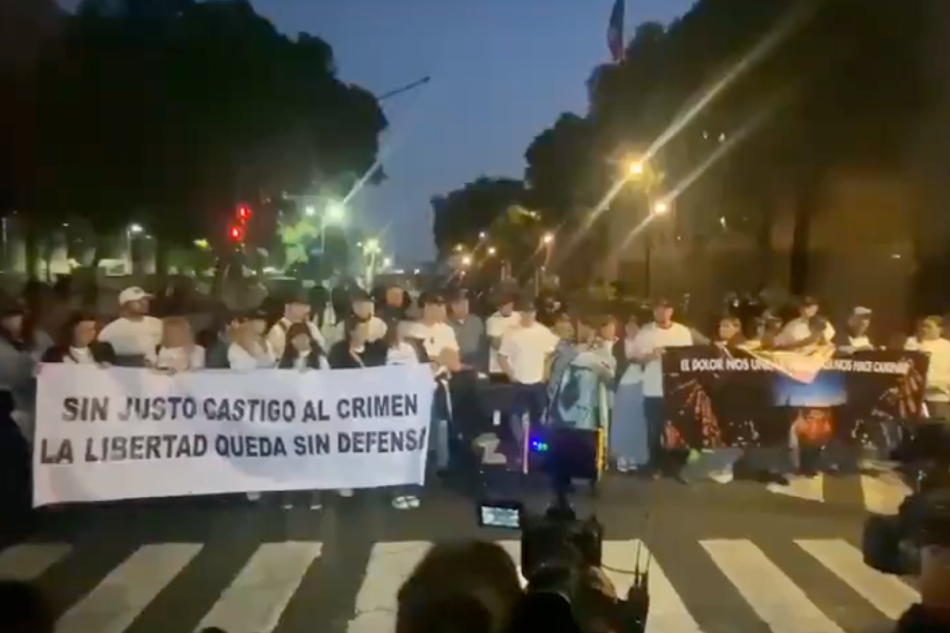 Familia LeBarón se manifiesta en CDMX a 5 años de la masacre ocurrida en Sonora Familia LeBarón se manifiesta en CDMX a 5 años de la masacre ocurrida en Sonora