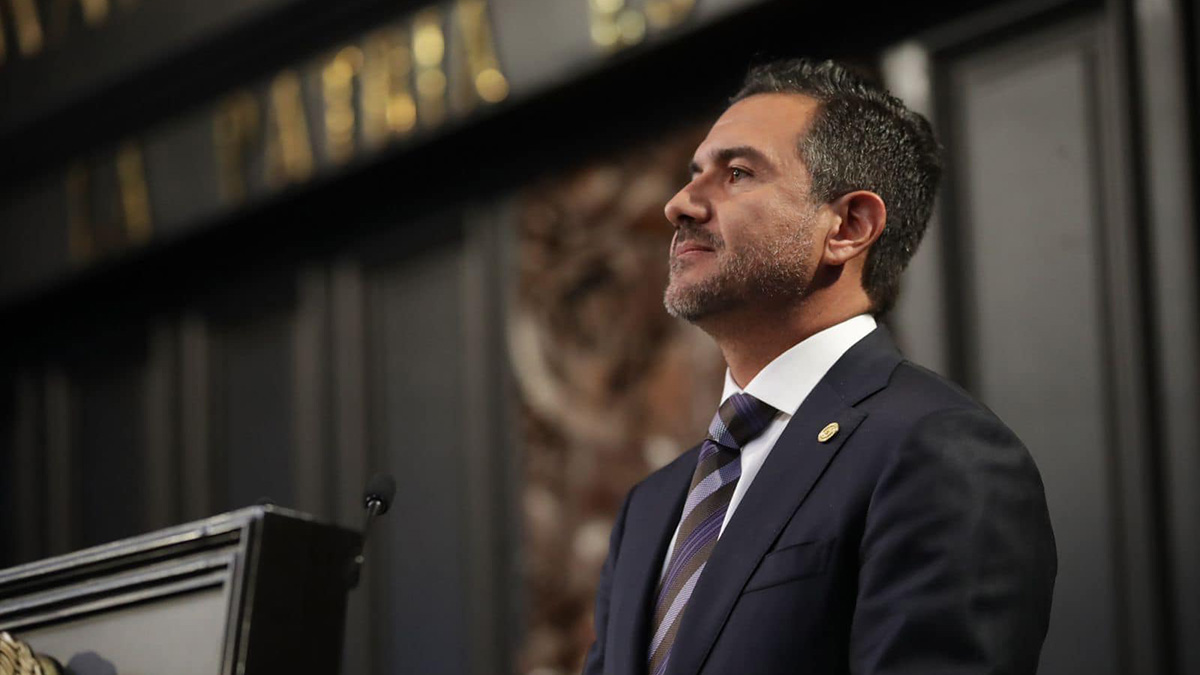 Miguel Ángel Yunes formaliza su incorporación a la bancada de Morena