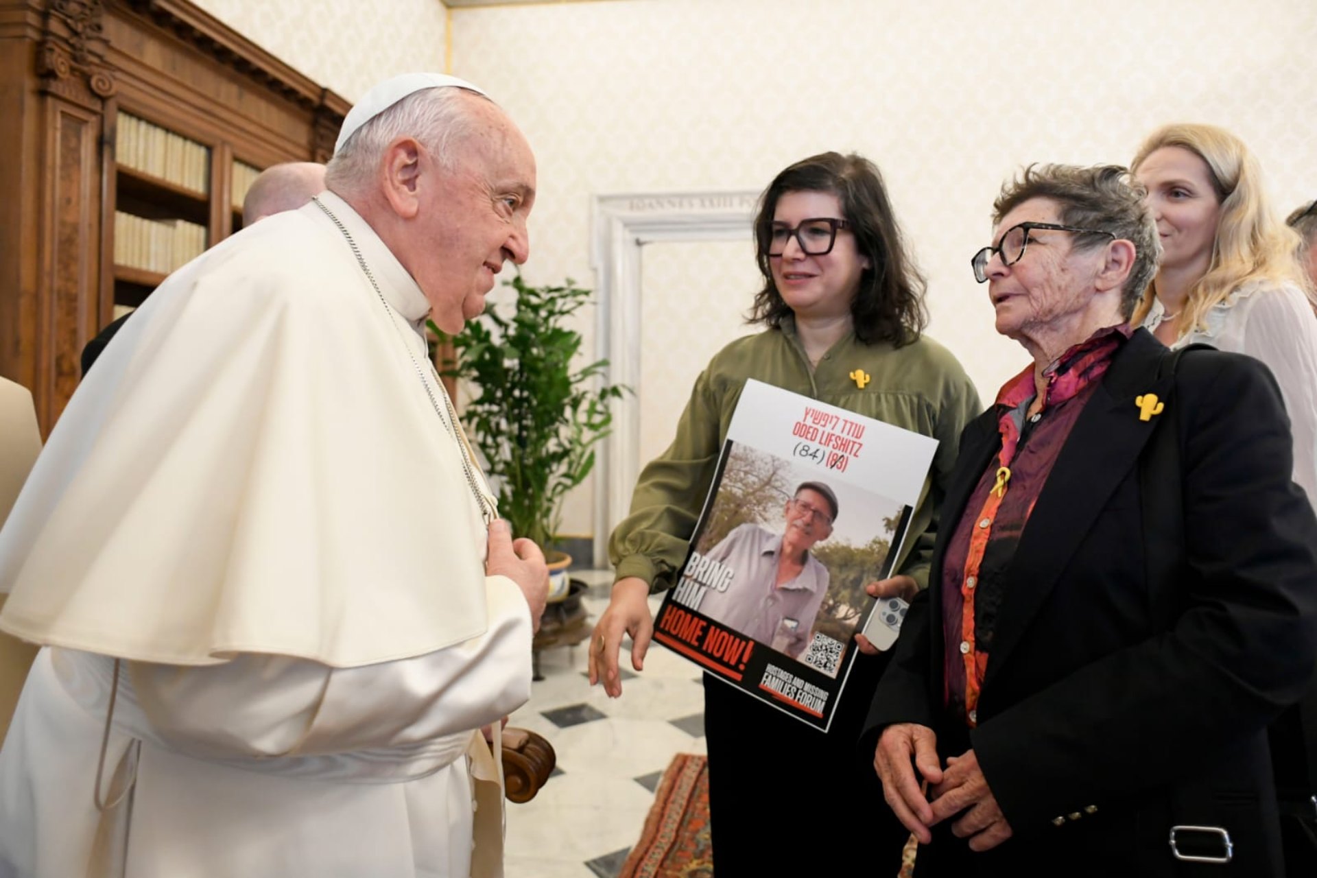 Papa Francisco tiene un “conmovedor” encuentro con un grupo de israelíes secuestrados por Hamás