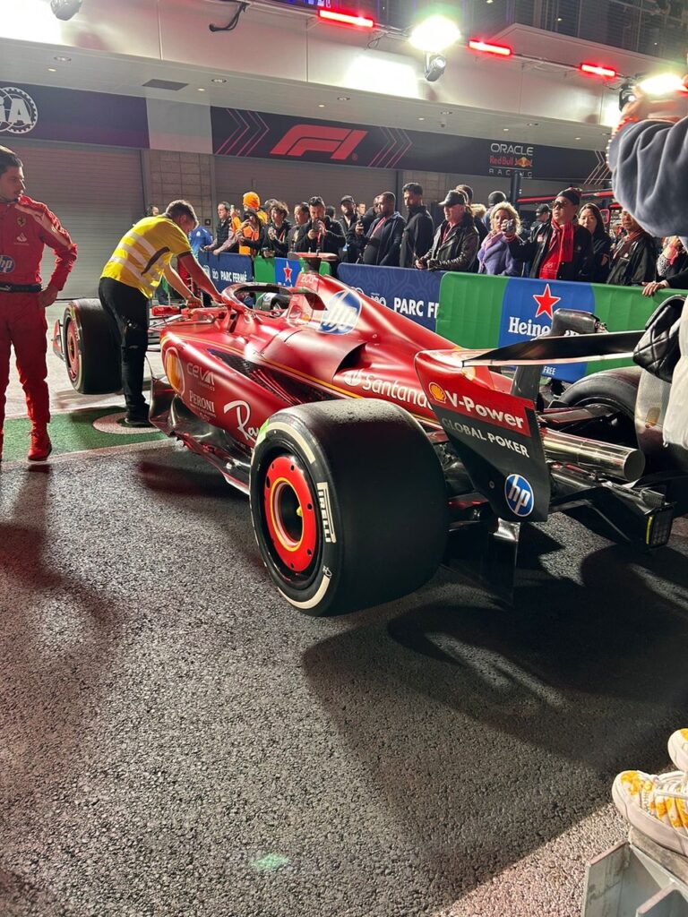 Reflejos del Gran Premio de Las Vegas 2024 - photo-2024-11-24-02-16-27-3-768x1024