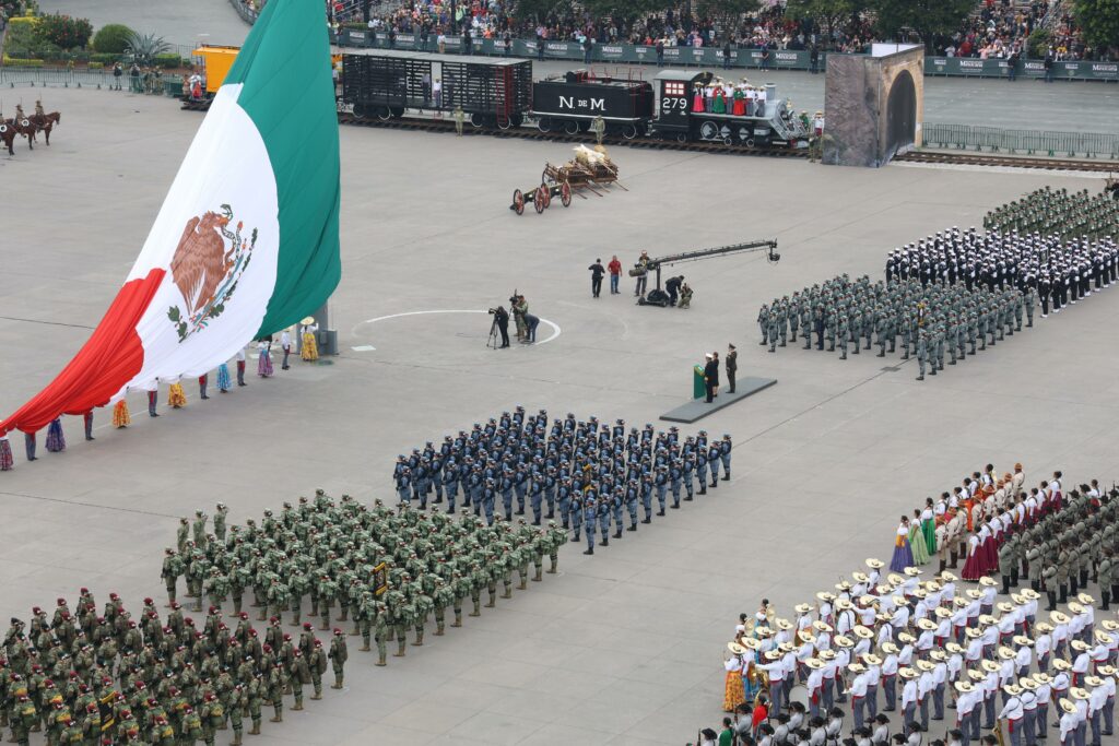 #Galería Sheinbaum encabeza el desfile por el 114 aniversario de la Revolución Mexicana - sheinbaum-114-aniversario-revolucion-mexicana-9-1024x683