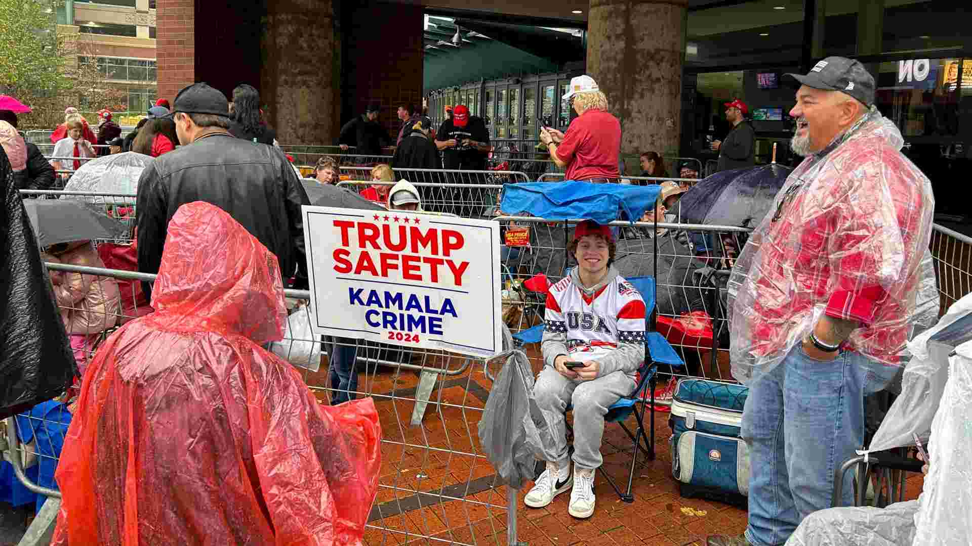 Superstición y esperanza: Trump elige por tercera vez Grand Rapids para acabar su campaña