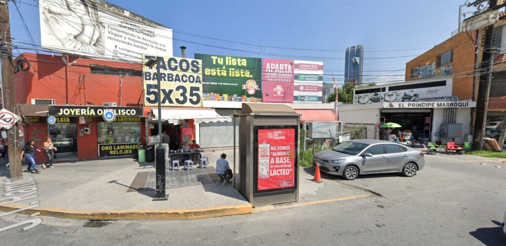 #Video Captan a taqueros en Monterrey recogiendo carne del suelo - tacos-lobo-monterrey-obelisco-1024x499