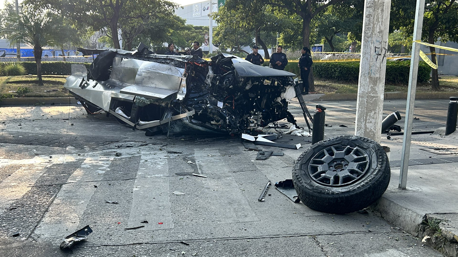 “Es más resistente que una bolsa de clavos”: Musk defiende la Cybertruck tras accidentes en México “Es más resistente que una bolsa de clavos”: Musk defiende la Cybertruck tras accidentes en México