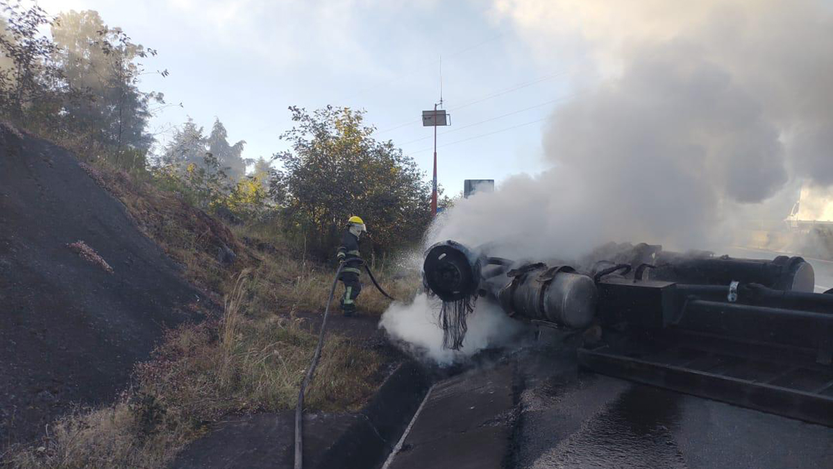 Volcadura en la carretera Xalapa-Banderilla deja cuatro muertos Volcadura en la carretera Xalapa-Banderilla deja cuatro muertos