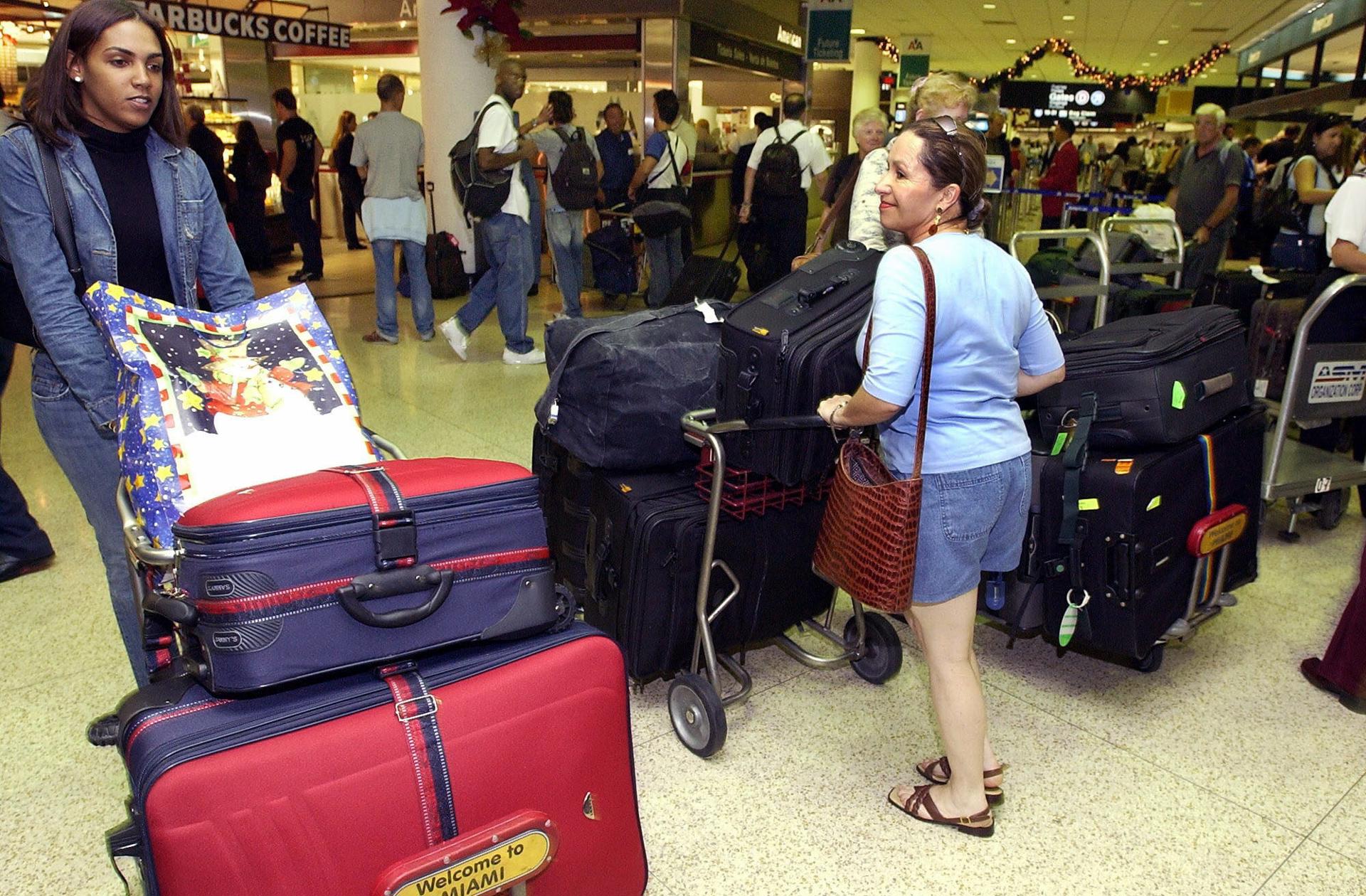 Aeropuertos de EE.UU. registran récord de más de 3 millones de viajeros en un solo día