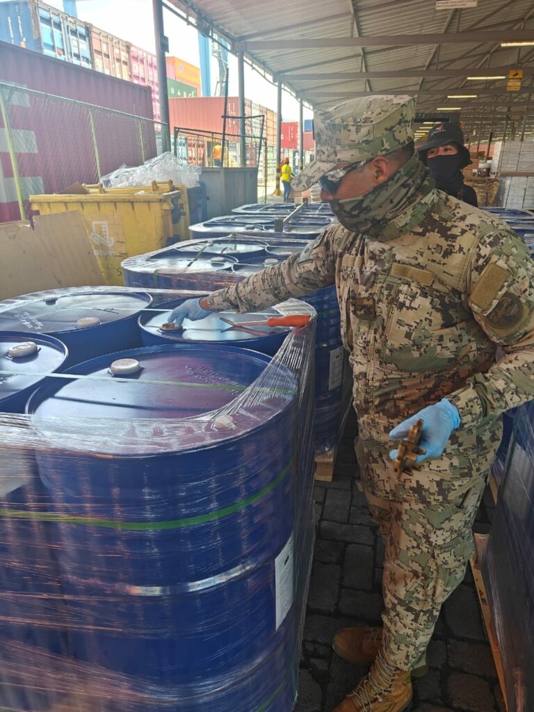 Aseguran más de 25 toneladas de precursores químicos en Manzanillo, Colima - aseguran-mas-de-25-toneladas-de-precursores-quimicos-en-manzanillo-colima-3-768x1024