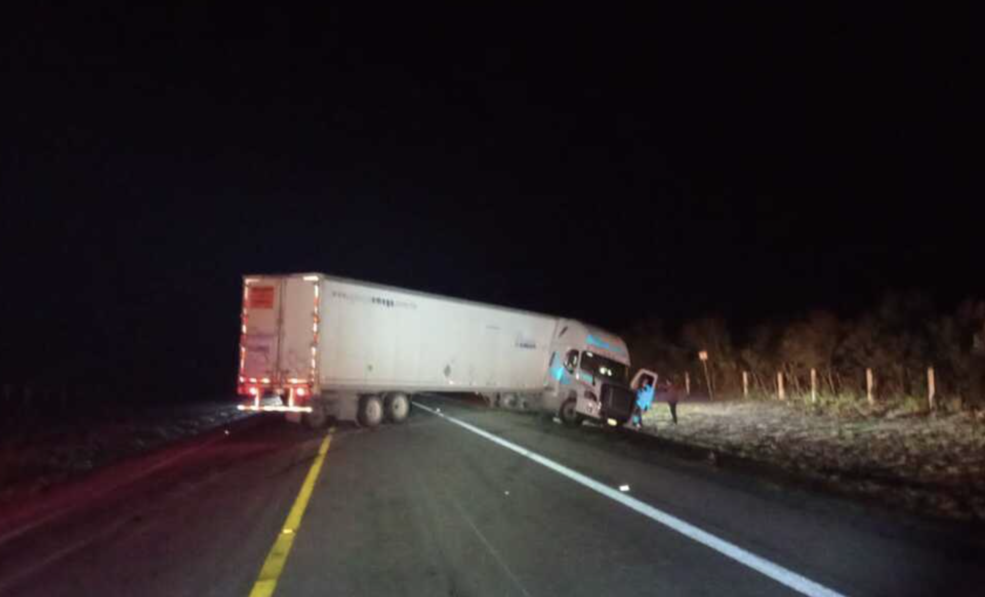 Fuerte accidente en la carretera Monterrey-Nuevo Laredo deja tres muertos Fuerte accidente en la carretera Monterrey-Nuevo Laredo deja tres muertos