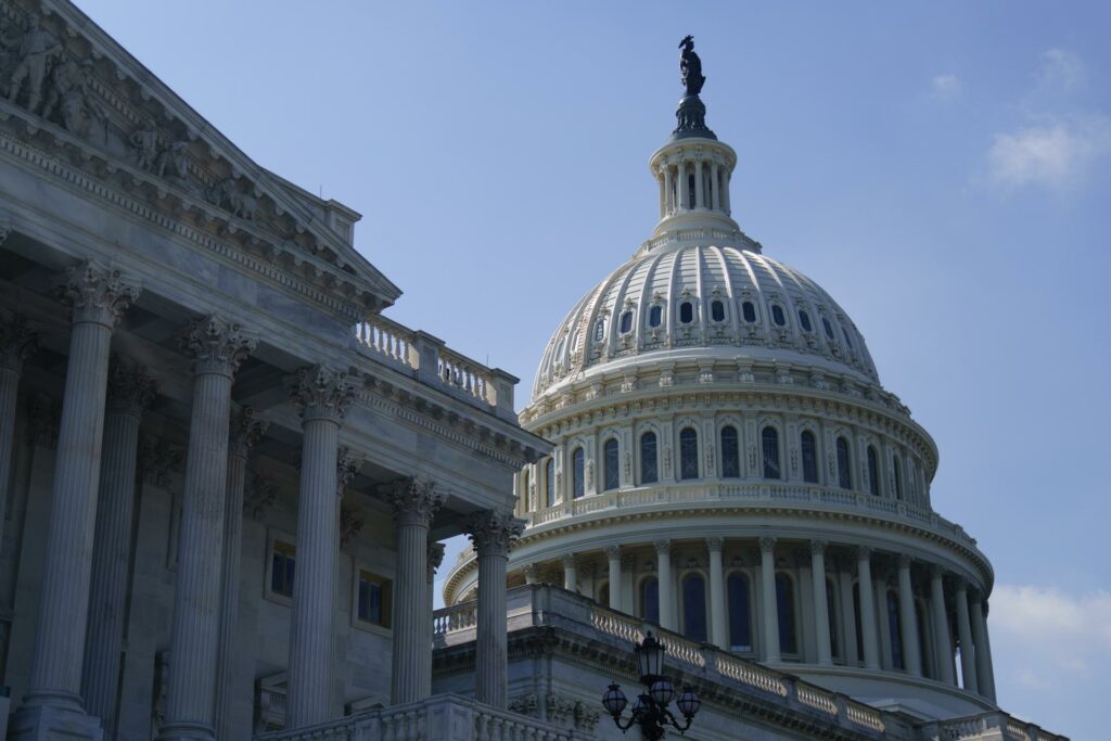 ¿Quiénes serán los más afectados por el aumento en los costos de salud pública en EE.UU.? - d7ccfebe7eba80b7590bb095056d6451cdc580a4w-1024x683