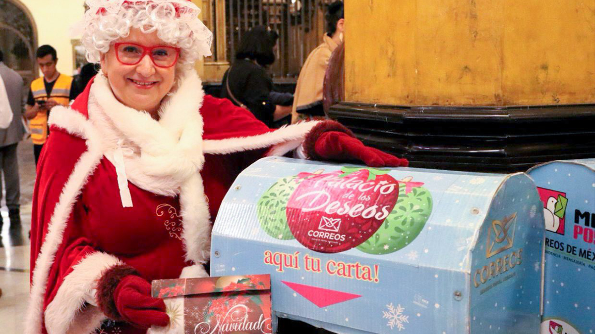 Invitan a enviar carta a Santa Claus y los Reyes Magos desde el Palacio Postal de la CDMX