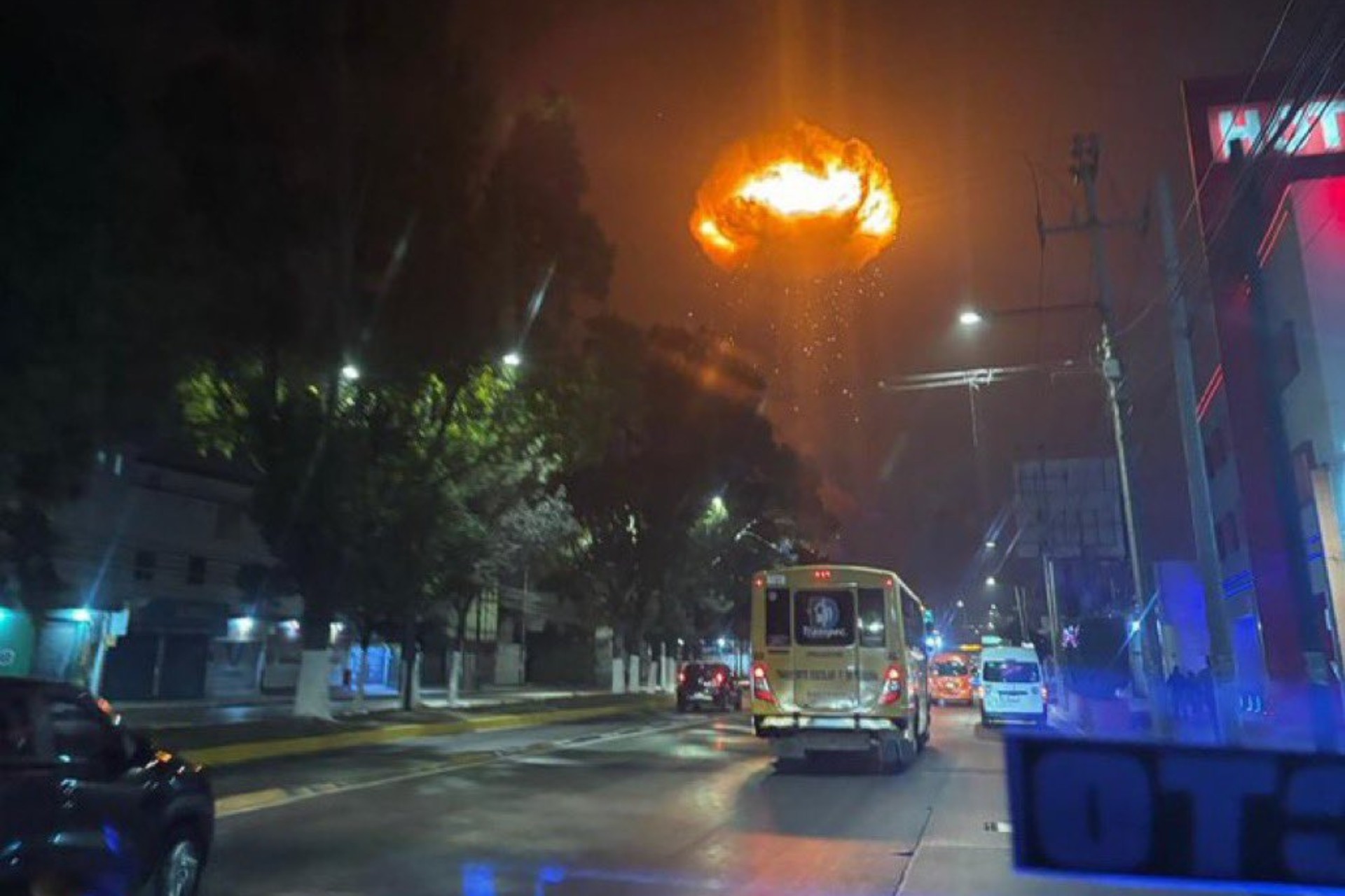 #Video Explota fábrica en Tultitlán, Edomex