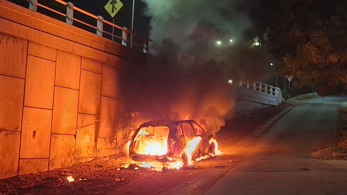 'El Mayo' pide a 'los Mayos' y 'los Chapitos' cesar la violencia en Sinaloa - incendio-de-camioneta-en-culiacan-sinaloa