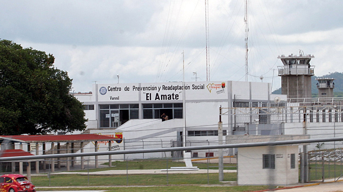 Ingresan a penal El Amate a 4 mandos y 42 policías municipales de Chiapas Ingresan a penal El Amate a 4 mandos y 42 policías municipales de Chiapas