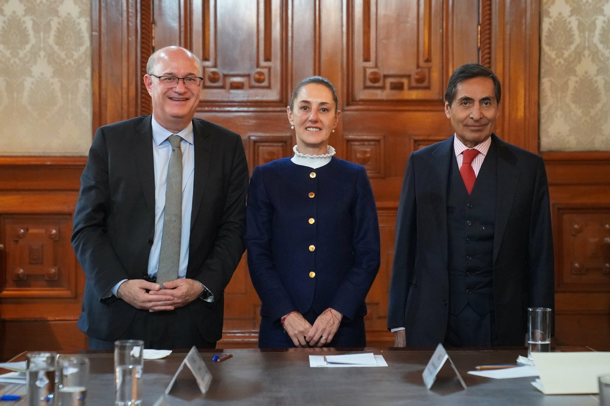 El BID y México fortalecen su agenda de colaboración para el desarrollo económico El BID y México fortalecen su agenda de colaboración para el desarrollo económico