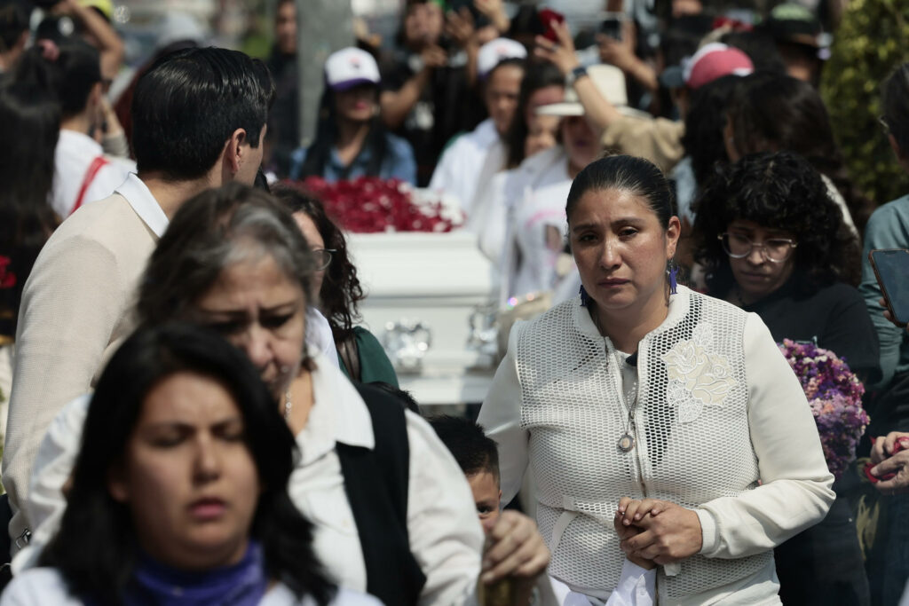 Una madre halla a su hija desaparecida y lleva sus restos al corazón de la CDMX - 36858bbfb8eb9e2cfb6bd43fbc5fc64ce1789aa0w-1024x683