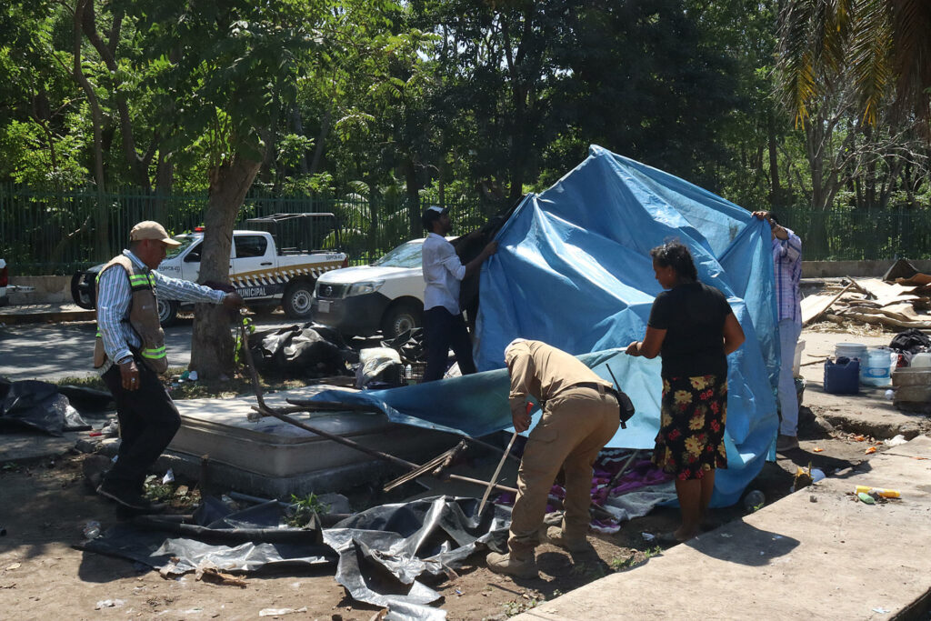 Autoridades remueven un campamento de migrantes en Tapachula - 37f21a99fa12d38dba0571727d4ba64ec6af7f9aw-1024x683