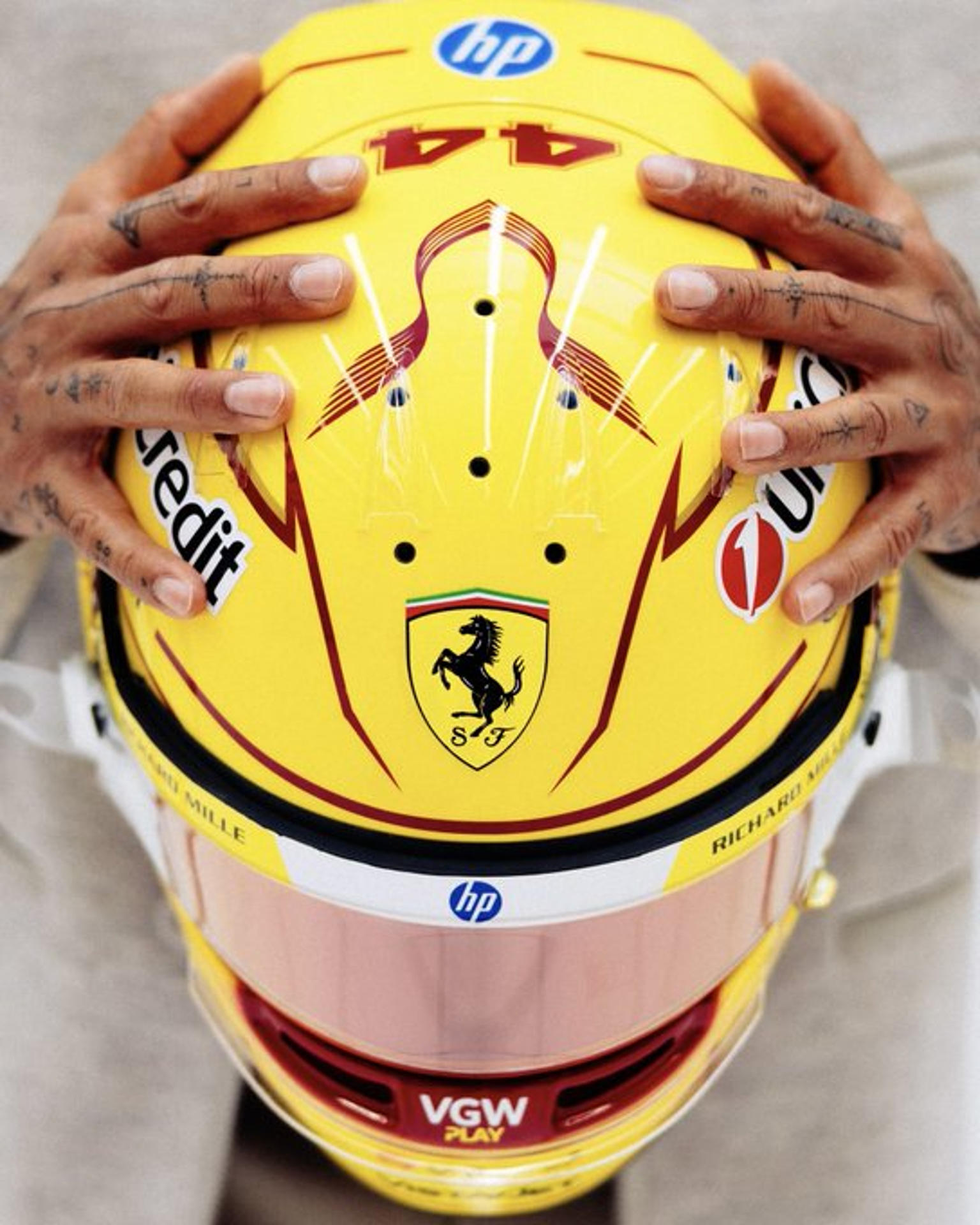 Hamilton: “Pilotar un Ferrari fue uno de los mejores momentos de mi vida” Hamilton: “Pilotar un Ferrari fue uno de los mejores momentos de mi vida”