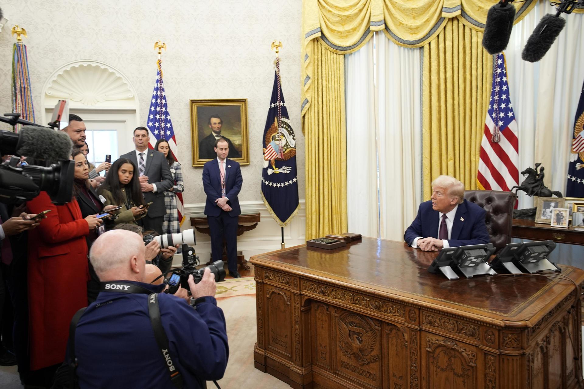 Trump indulta a 23 activistas antiabortistas Trump indulta a 23 activistas antiabortistas