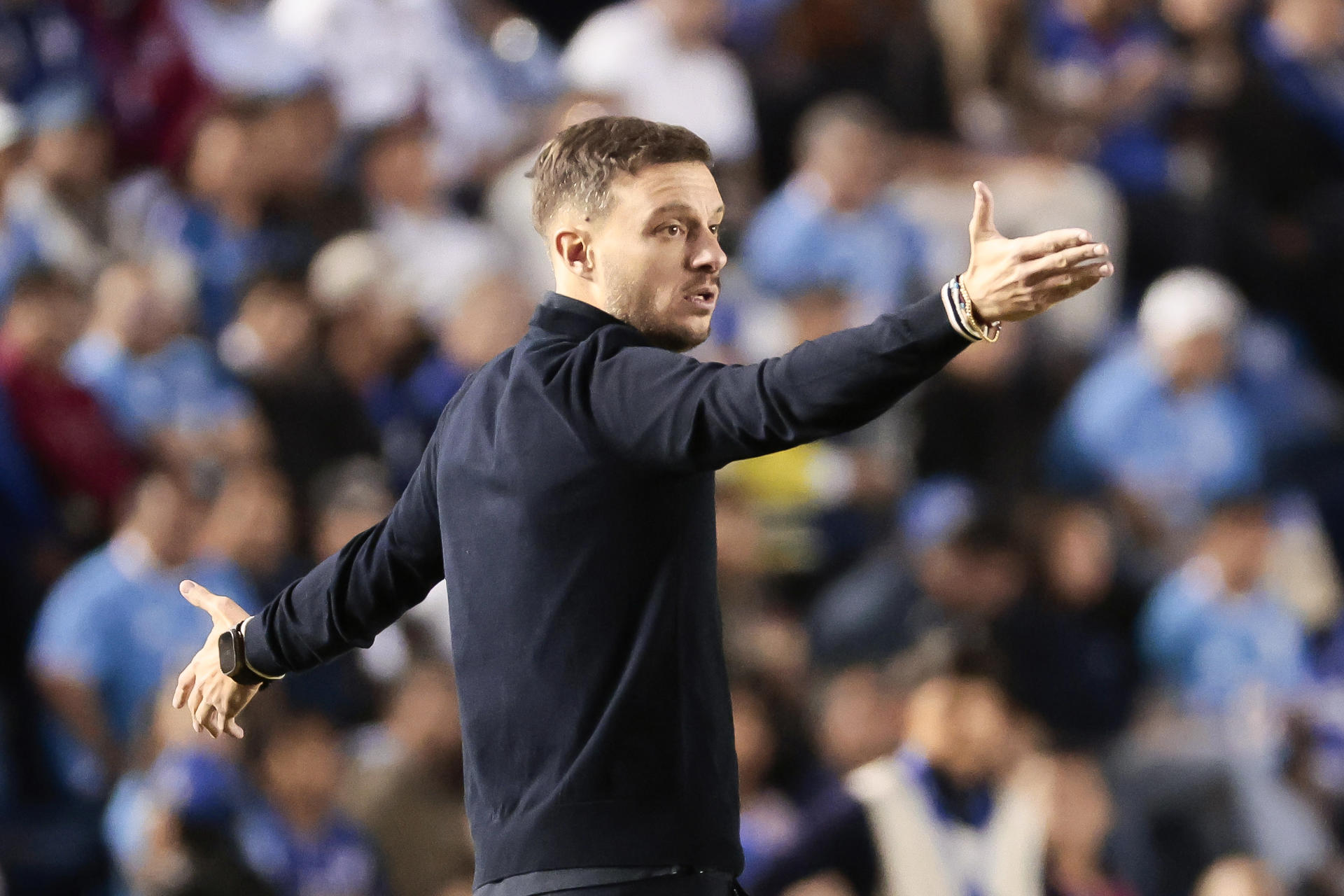 Cruz Azul descarta acuerdo con Oporto y anuncia demanda contra el argentino Anselmi Cruz Azul descarta acuerdo con Oporto y anuncia demanda contra el argentino Anselmi