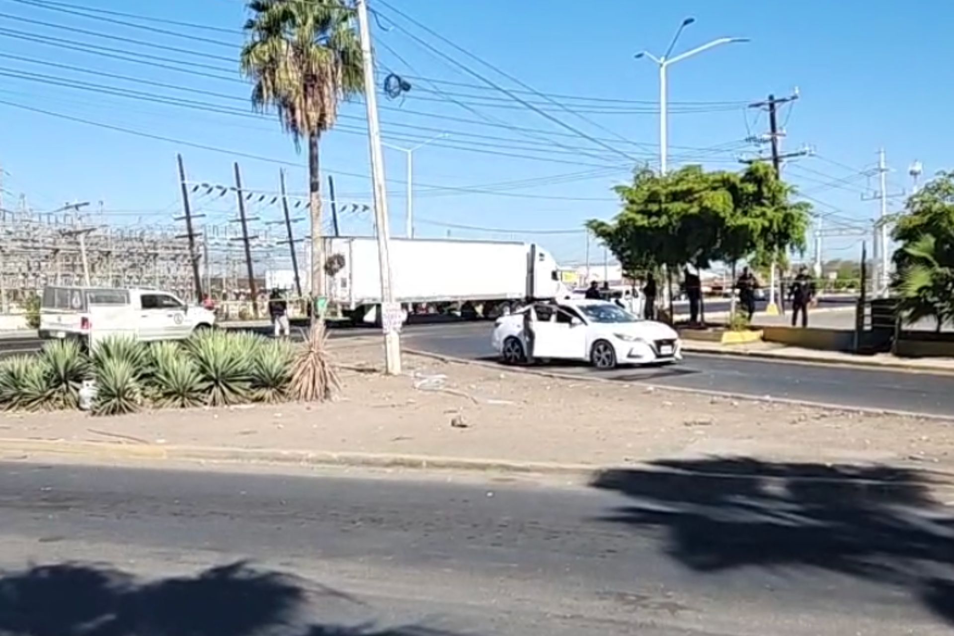 Atacan a personal de la Fiscalía de Sinaloa en Culiacán; hay un agente muerto Atacan a personal de la Fiscalía de Sinaloa en Culiacán; hay un agente muerto