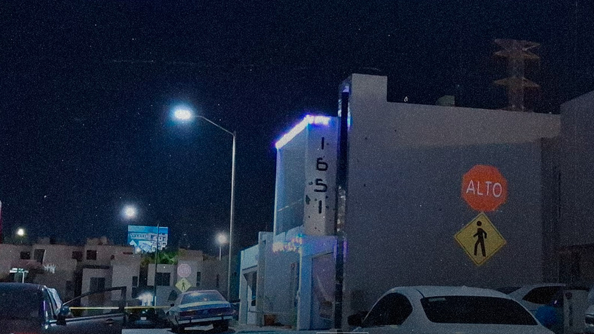 Atacan a disparos dos casas en Culiacán; una fue incendiada