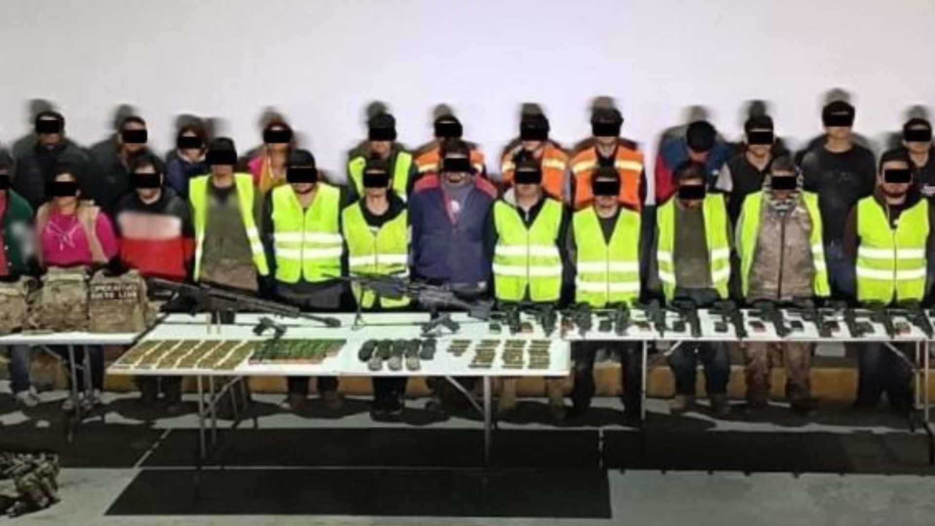 Detienen a 27 personas en Nuevo León con arsenal Detienen a 27 personas en Nuevo León con arsenal