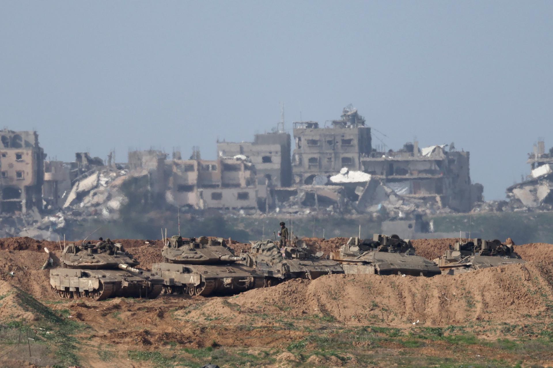 El Ejército israelí se prepara para volver a los combates tras el alto al fuego en Gaza