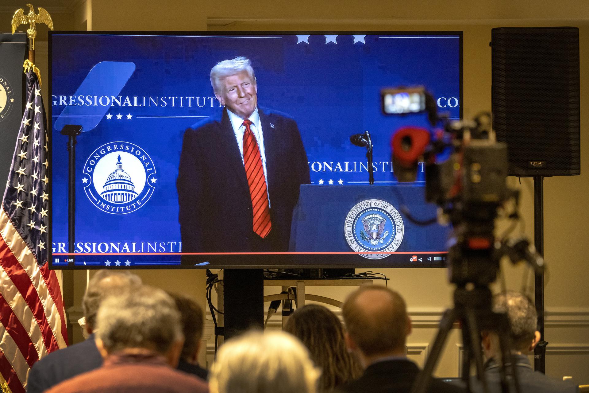 Trump presume los cientos de migrantes deportados en sus primeros días de mandato