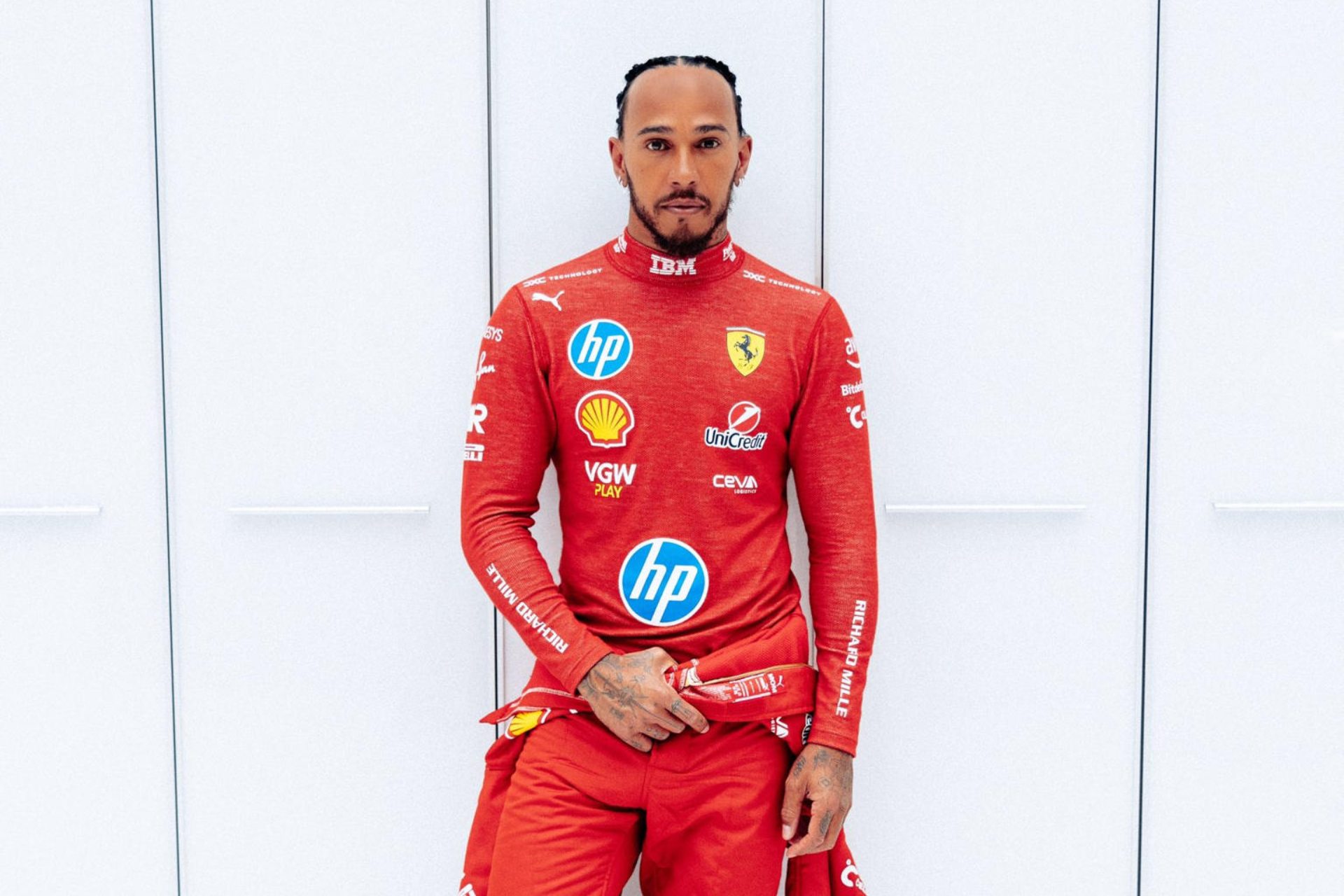 Lewis Hamilton rueda por primera vez con Ferrari Lewis Hamilton rueda por primera vez con Ferrari