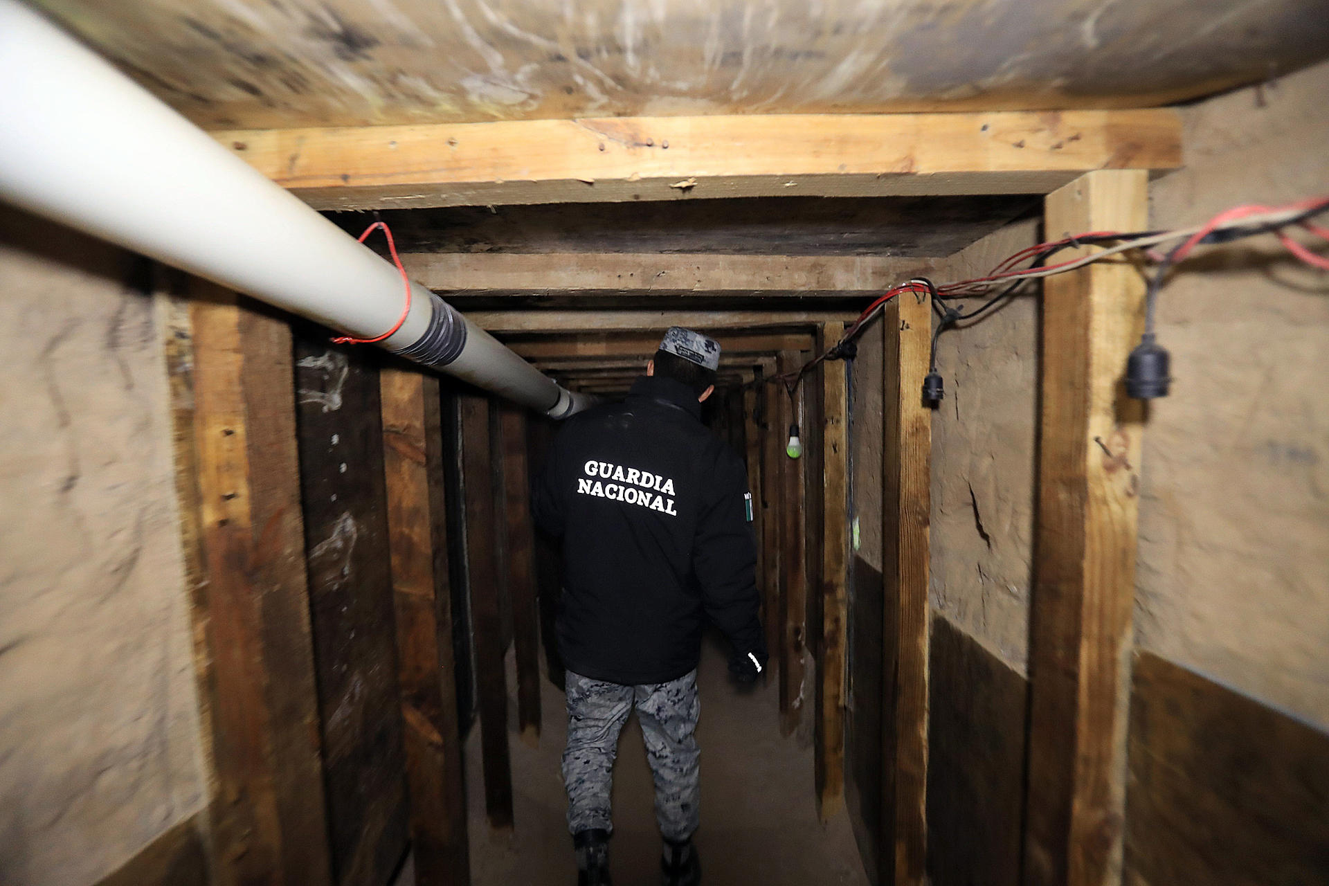 Autoridades estiman que túnel clandestino en frontera México-EEUU tenía dos años operando Autoridades estiman que túnel clandestino en frontera México-EEUU tenía dos años operando