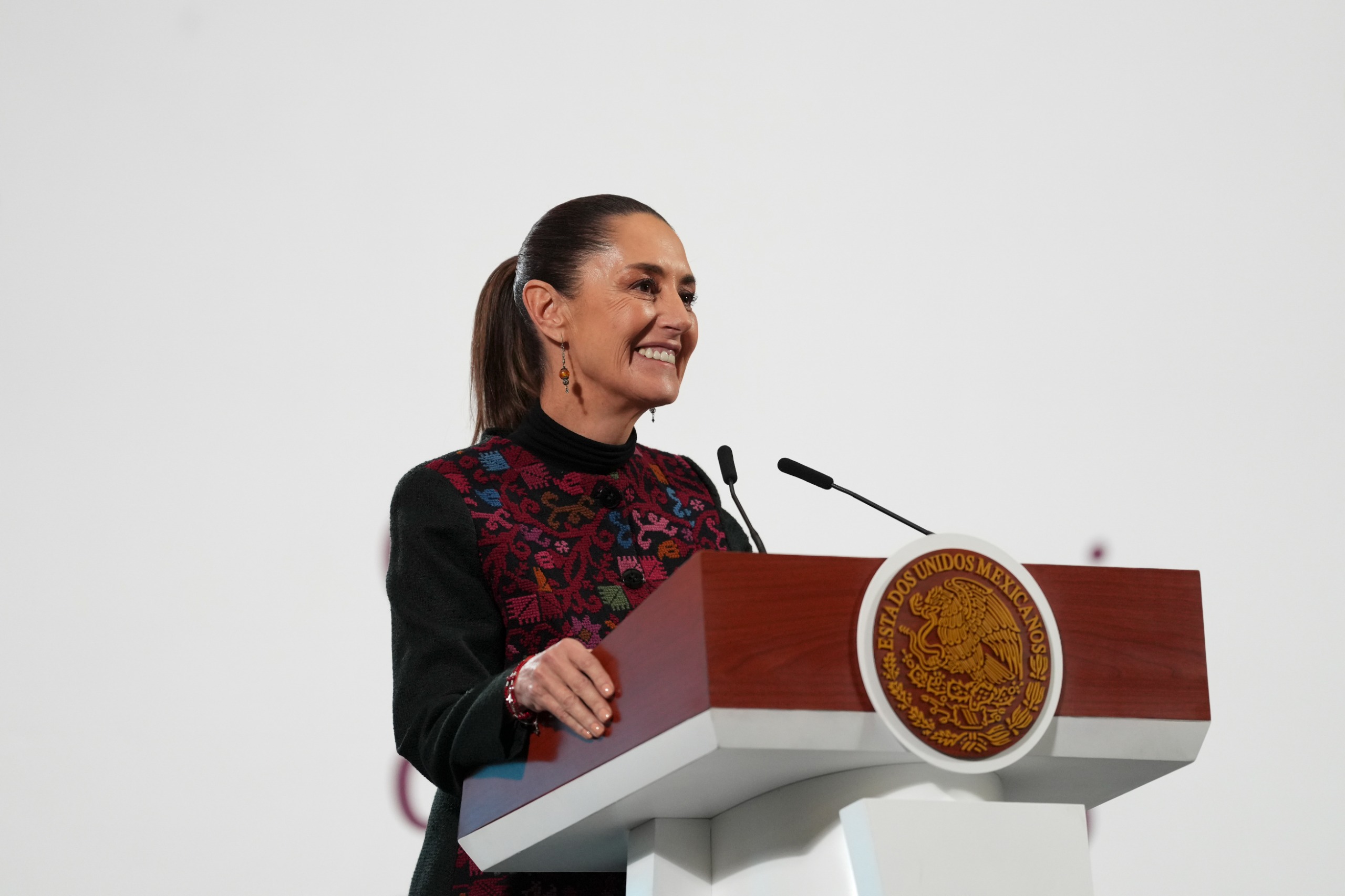 Sheinbaum responde a Trump que en México “gobierna el pueblo”, no el narco